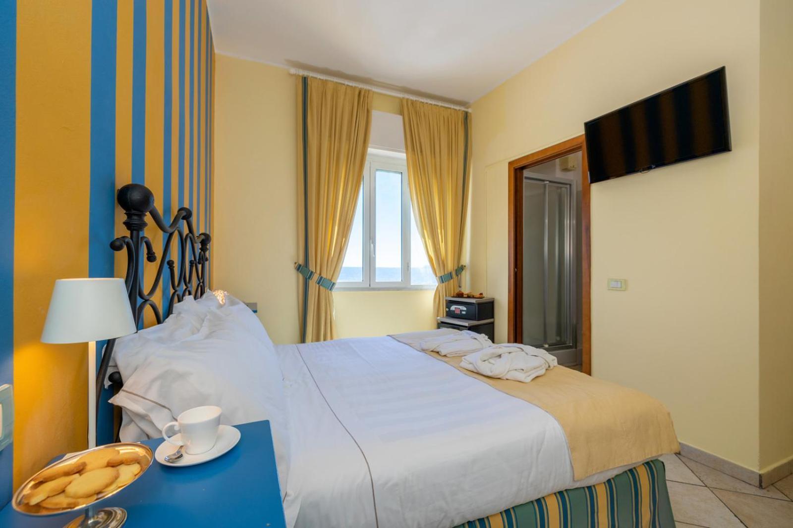 Hotel Albatros Varigotti Exterior photo